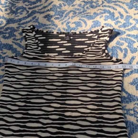 Cute H&M black and white bodycon tight dress spring summer easy outfit wavy patt - Picture 6 of 7